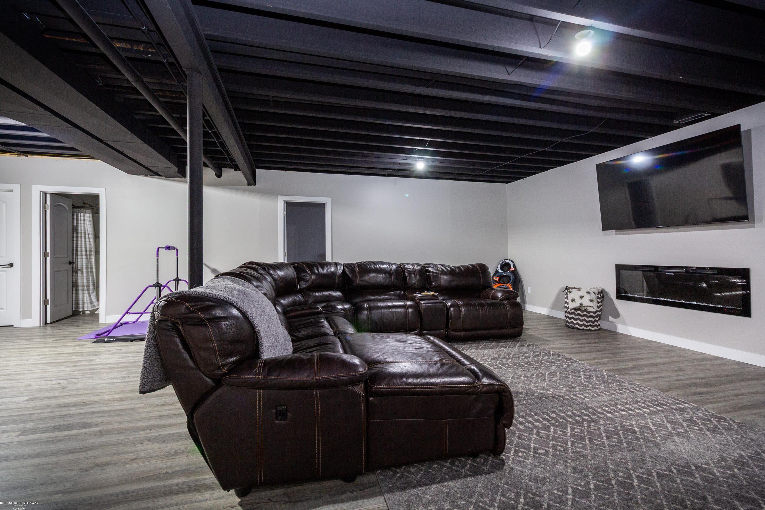 5075 Howe Road Grand Blanc, MI 48439 - Photo 38 of 65 50168656-4d14a668-8026-4b55-860d-2fc3219bfe0a.JPG