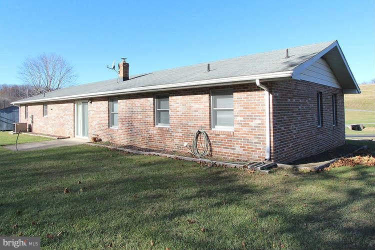 6041 A Old Bohn Road Mount Airy, MD 21771 - Photo 26 of 29 Exterior (Rear)