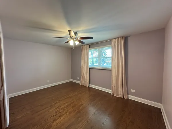 $3,800 | 130 Bonnie Brae Avenue, Mount Prospect, IL 60056