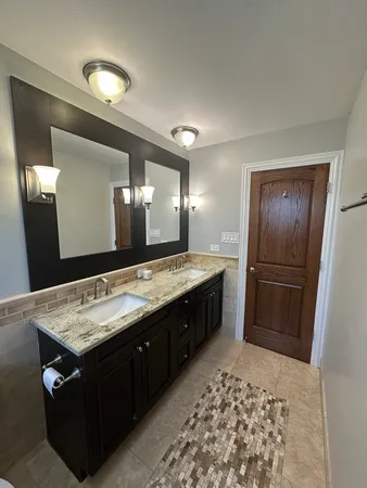 $3,800 | 130 Bonnie Brae Avenue, Mount Prospect, IL 60056