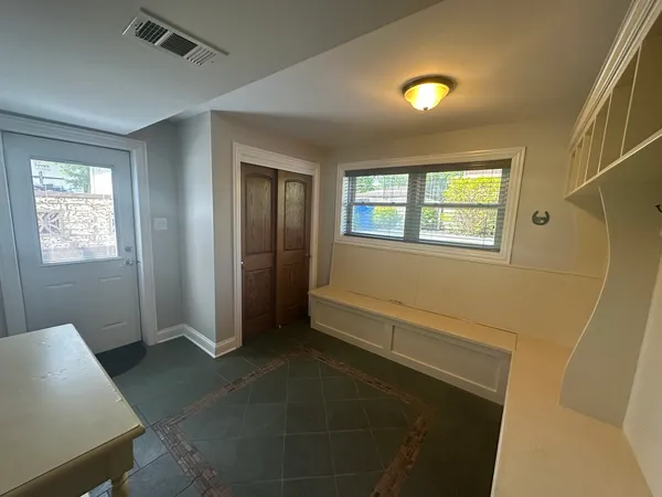 $3,800 | 130 Bonnie Brae Avenue, Mount Prospect, IL 60056