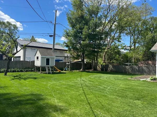 $3,800 | 130 Bonnie Brae Avenue, Mount Prospect, IL 60056