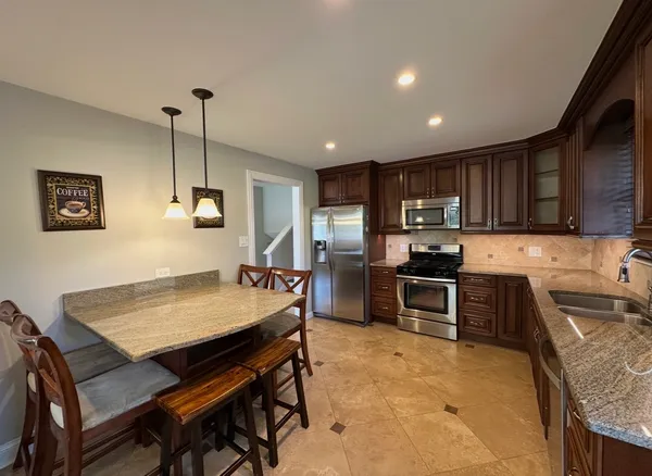 $3,800 | 130 Bonnie Brae Avenue, Mount Prospect, IL 60056
