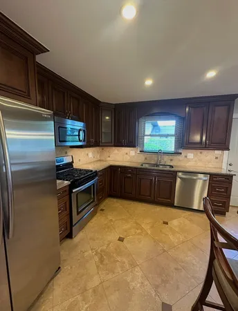 $3,800 | 130 Bonnie Brae Avenue, Mount Prospect, IL 60056