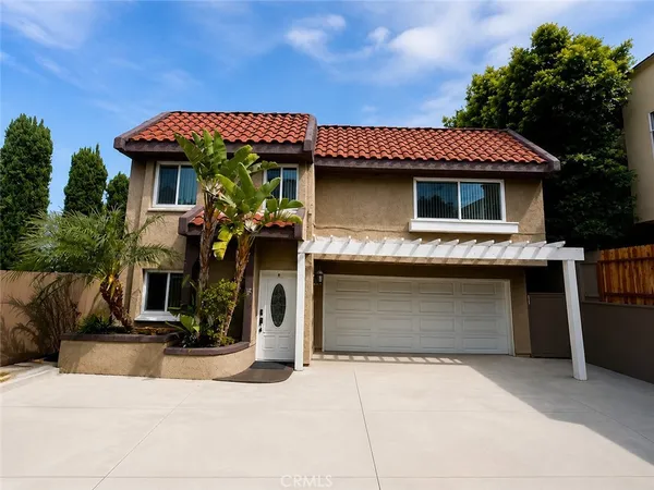 $5,195 | 2558 Orange Avenue, Unit 6, Costa Mesa, CA 92627