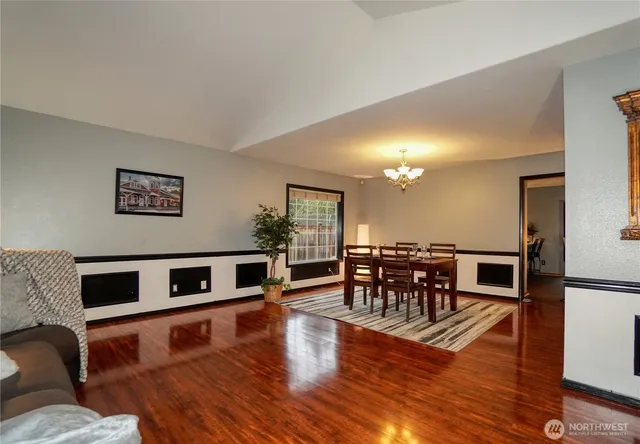 $995,000 | 24608 197th Avenue Southeast, Maple Valley, WA 98038