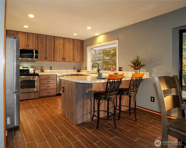 $995,000 | 24608 197th Avenue Southeast, Maple Valley, WA 98038