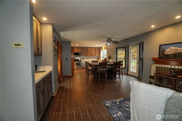 $995,000 | 24608 197th Avenue Southeast, Maple Valley, WA 98038