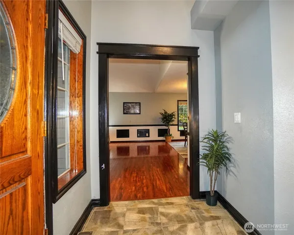 $995,000 | 24608 197th Avenue Southeast, Maple Valley, WA 98038