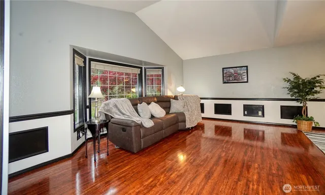 $995,000 | 24608 197th Avenue Southeast, Maple Valley, WA 98038