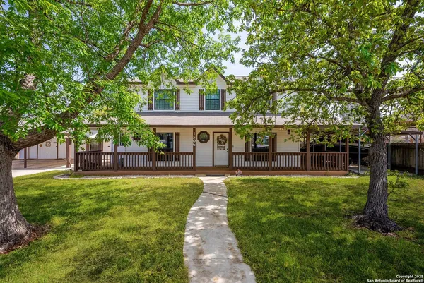 $399,000 | 1506 D Street, Floresville, TX 78114