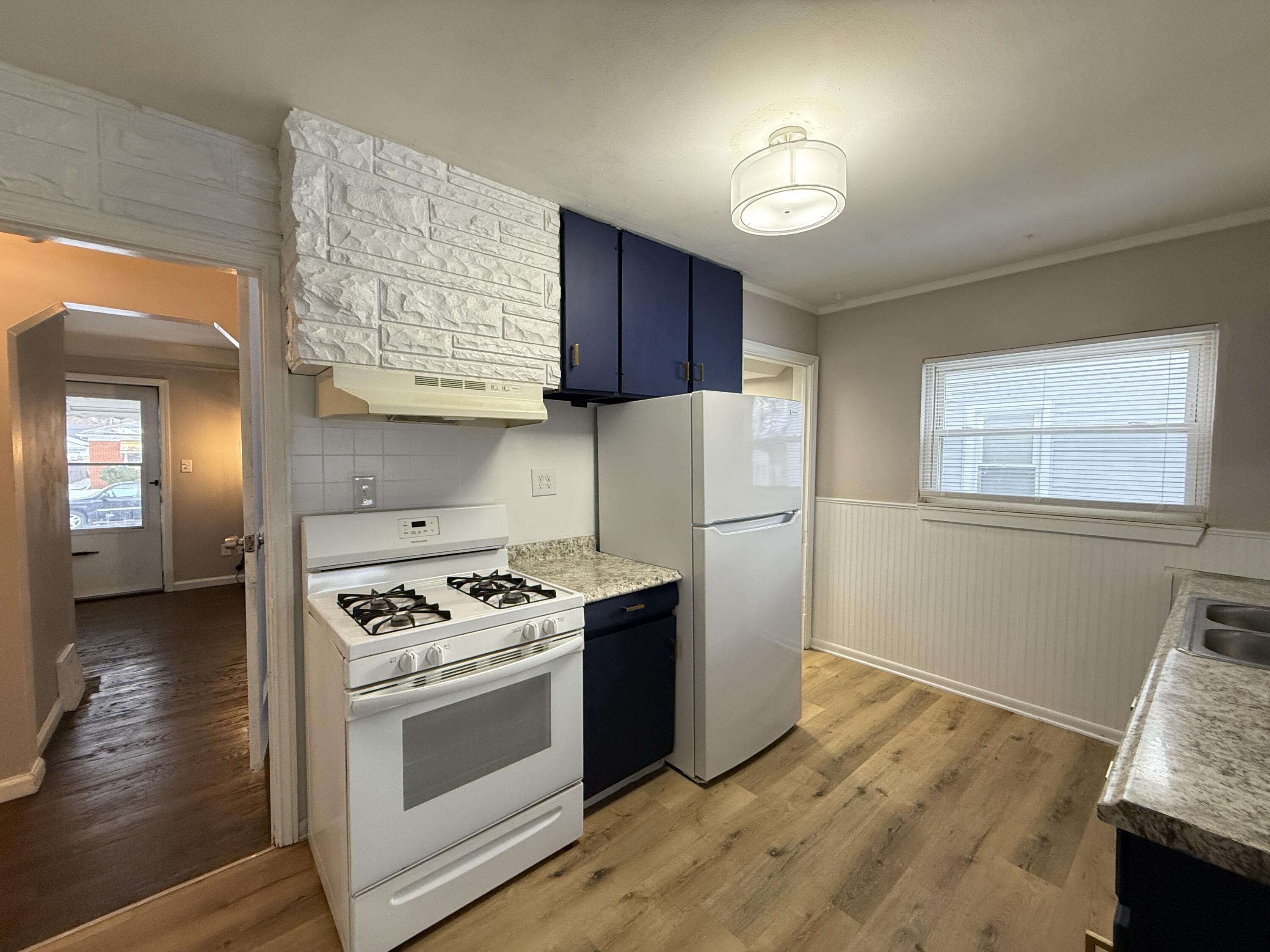 7243 Dacosta Detroit, MI 48239 - Photo 5 of 18 IMG_9221