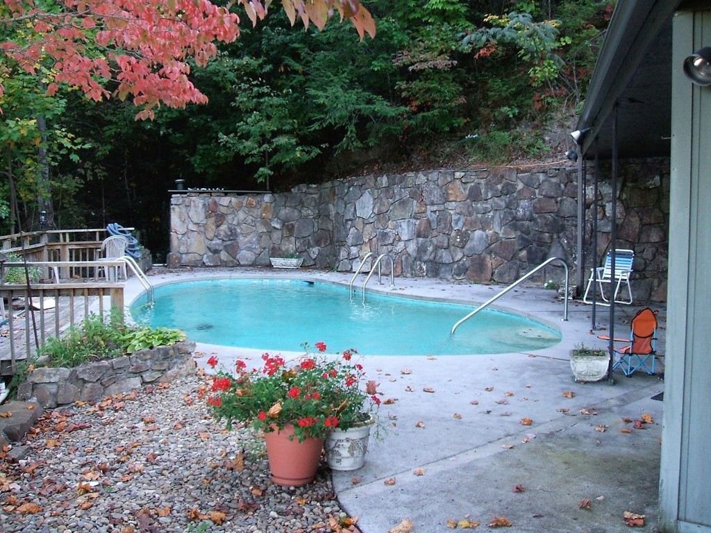 261 Rattlesnake Hollow Road Gatlinburg, TN 37738 - Photo 8 of 10