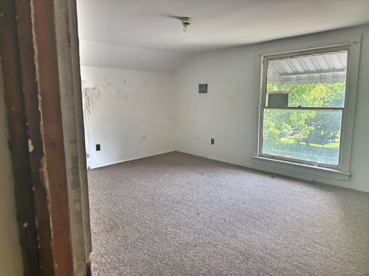 313 North 5th Street Watseka, IL 60970 - Photo 16 of 16 an empty room with a window