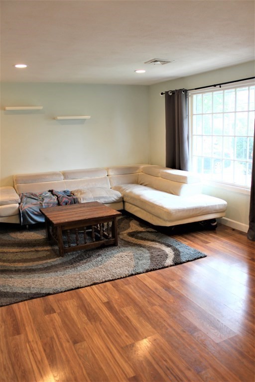 227 Maureen Road Bellingham, MA 02019 - Photo 7 of 20 Gallery Image 7