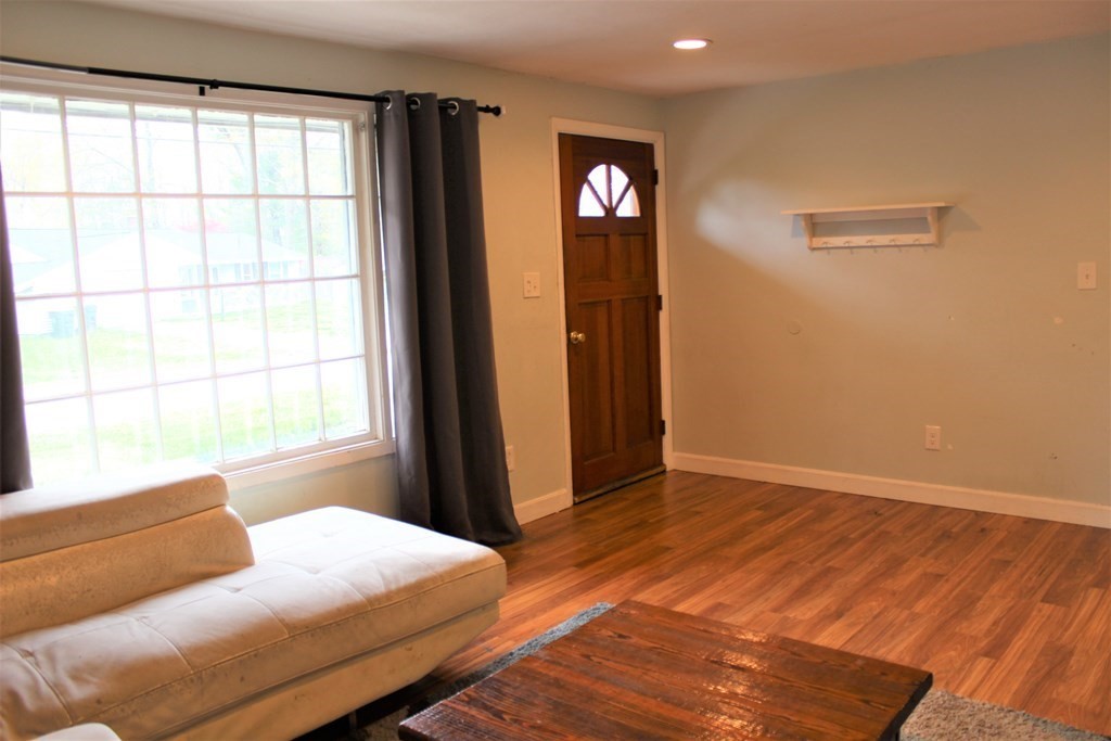 227 Maureen Road Bellingham, MA 02019 - Photo 8 of 20 Gallery Image 8
