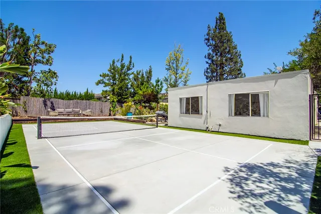 a view of a basket ball ground