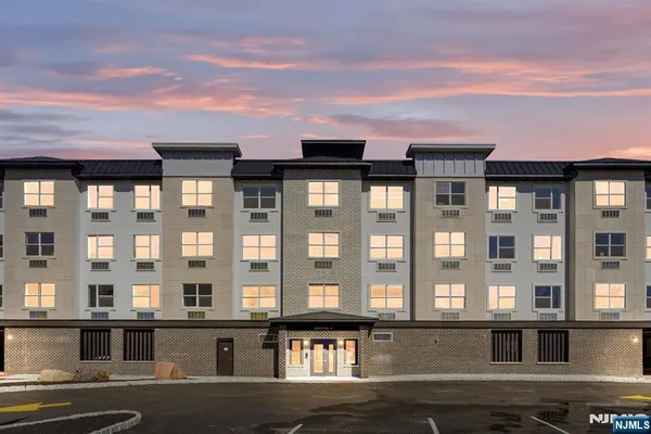 $3,100 | 95 Shepherd Lane, Unit B409, Totowa, NJ 07512