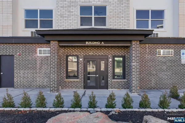 $3,100 | 95 Shepherd Lane, Unit B409, Totowa, NJ 07512