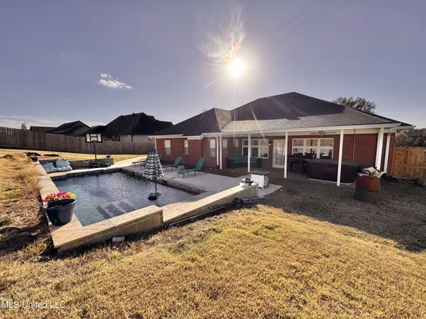 $419,900 | 204 Picadilly Drive, Batesville, MS 38606