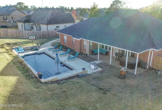 $425,000 | 204 Picadilly Drive, Batesville, MS 38606