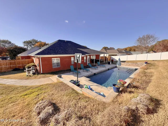 $425,000 | 204 Picadilly Drive, Batesville, MS 38606