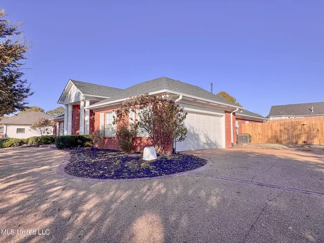 $425,000 | 204 Picadilly Drive, Batesville, MS 38606