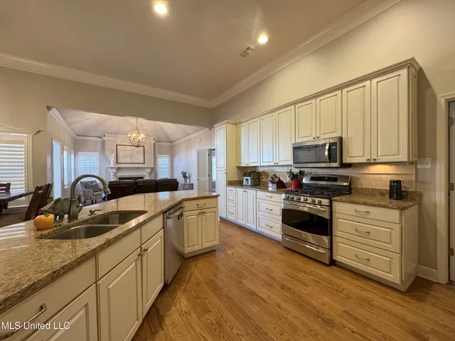 $425,000 | 204 Picadilly Drive, Batesville, MS 38606