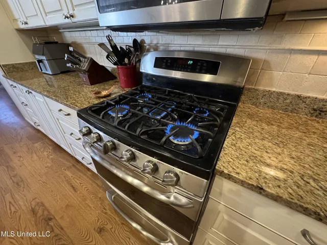 $425,000 | 204 Picadilly Drive, Batesville, MS 38606