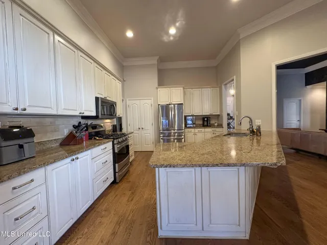 $425,000 | 204 Picadilly Drive, Batesville, MS 38606