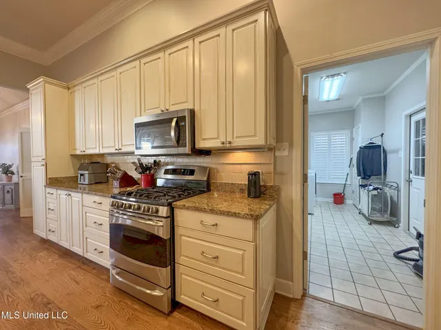 $425,000 | 204 Picadilly Drive, Batesville, MS 38606