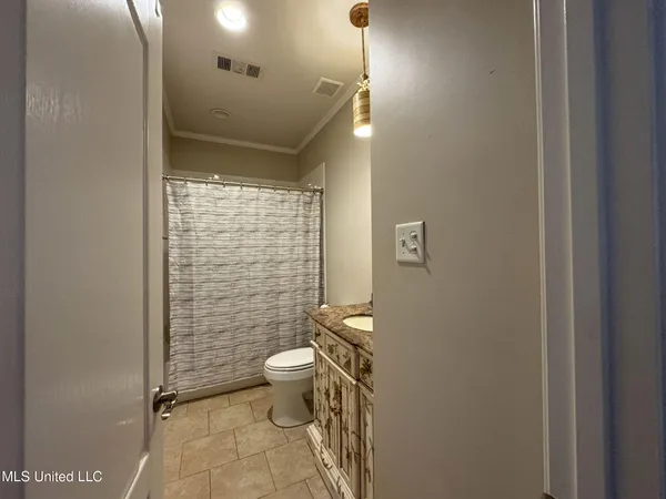 $419,900 | 204 Picadilly Drive, Batesville, MS 38606