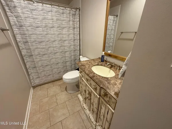 $419,900 | 204 Picadilly Drive, Batesville, MS 38606