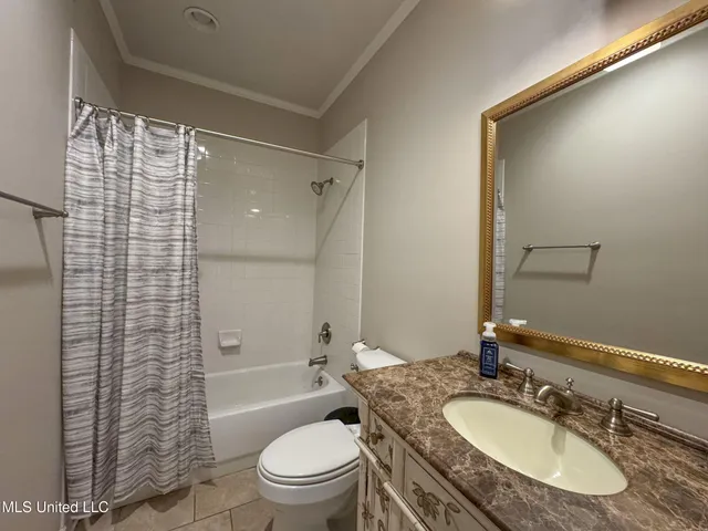 $425,000 | 204 Picadilly Drive, Batesville, MS 38606