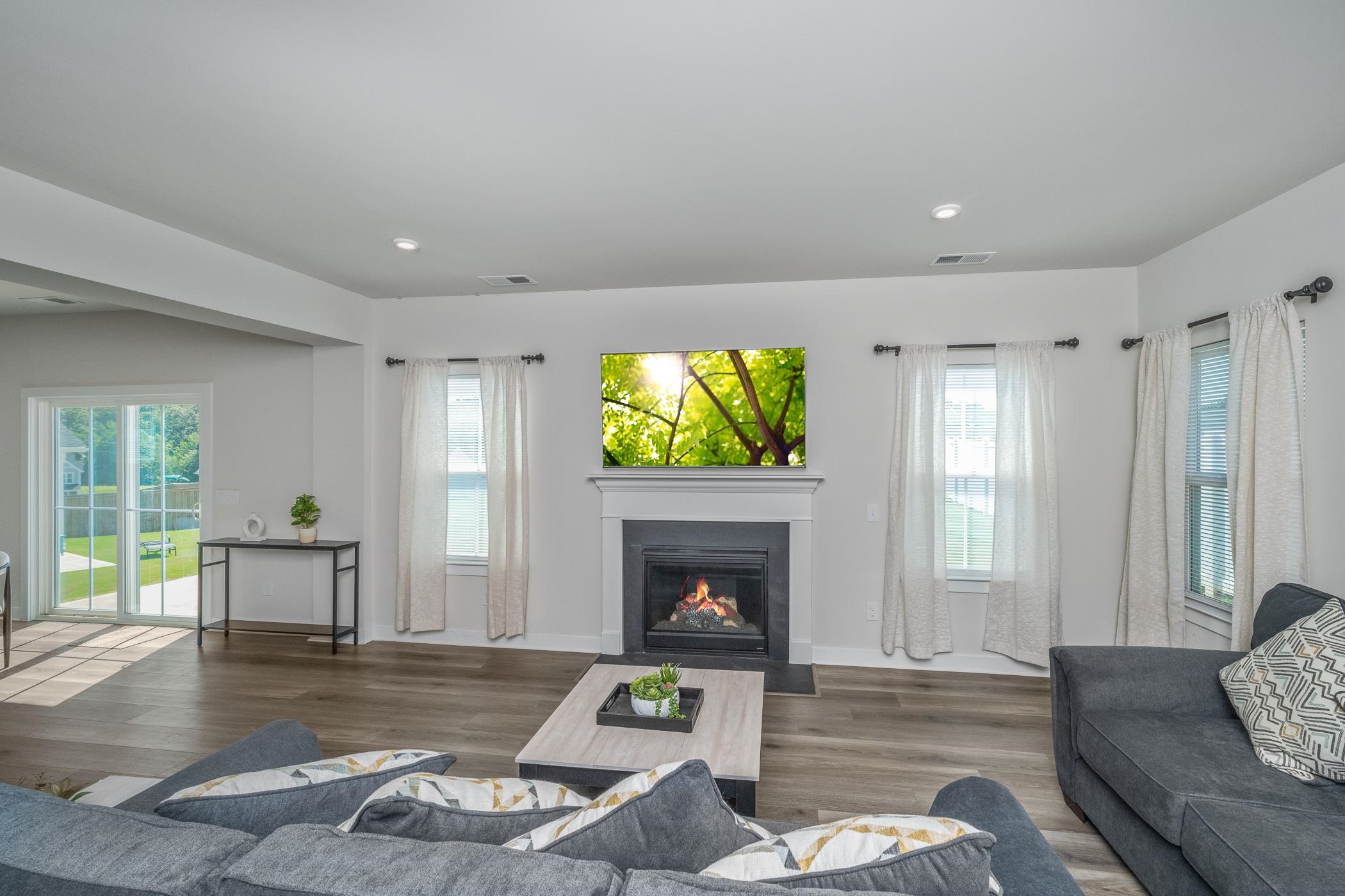 200 Hollythorpe Lane Fountain Inn, SC 29644 - Photo 6 of 28