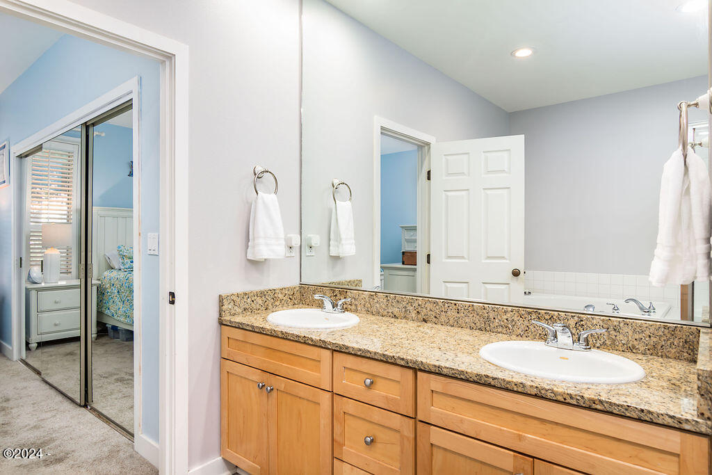 230 Southwest 61 Street Newport, OR 97366 - Photo 16 of 43 230SW61stSt-web-16