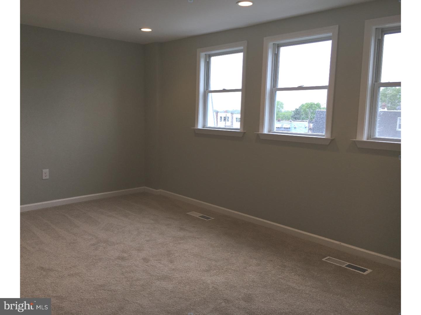 4133 Farmdale Road Philadelphia, PA 19154 - Photo 14 of 25 Bedroom - Main