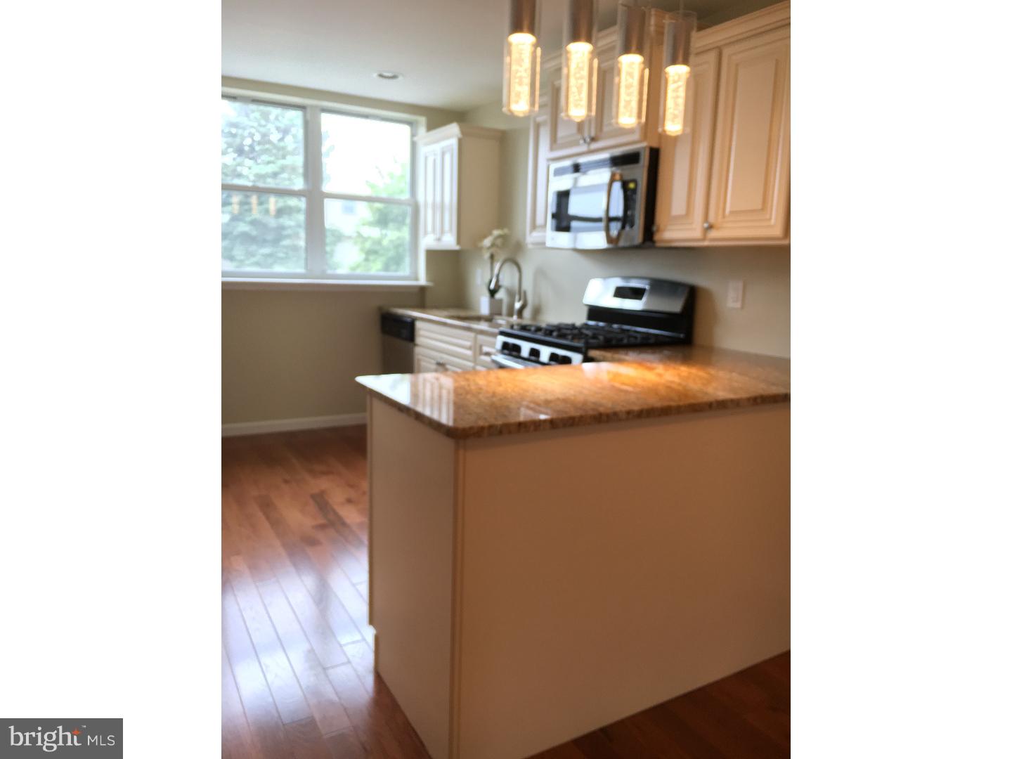 4133 Farmdale Road Philadelphia, PA 19154 - Photo 7 of 25 Kitchen