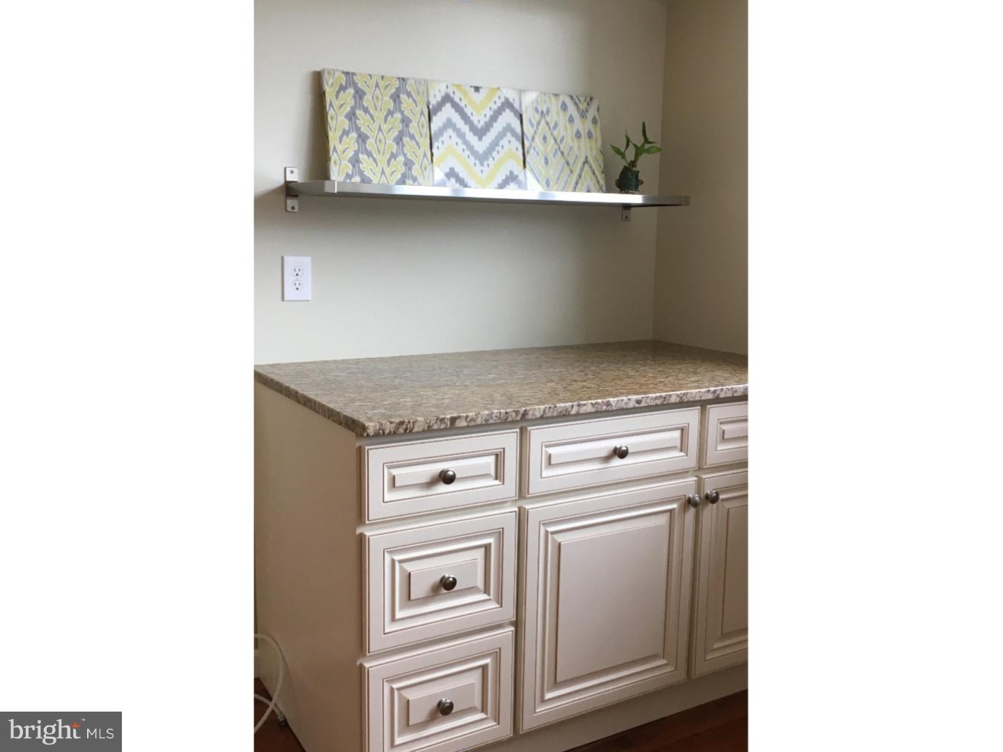 4133 Farmdale Road Philadelphia, PA 19154 - Photo 8 of 25 Kitchen