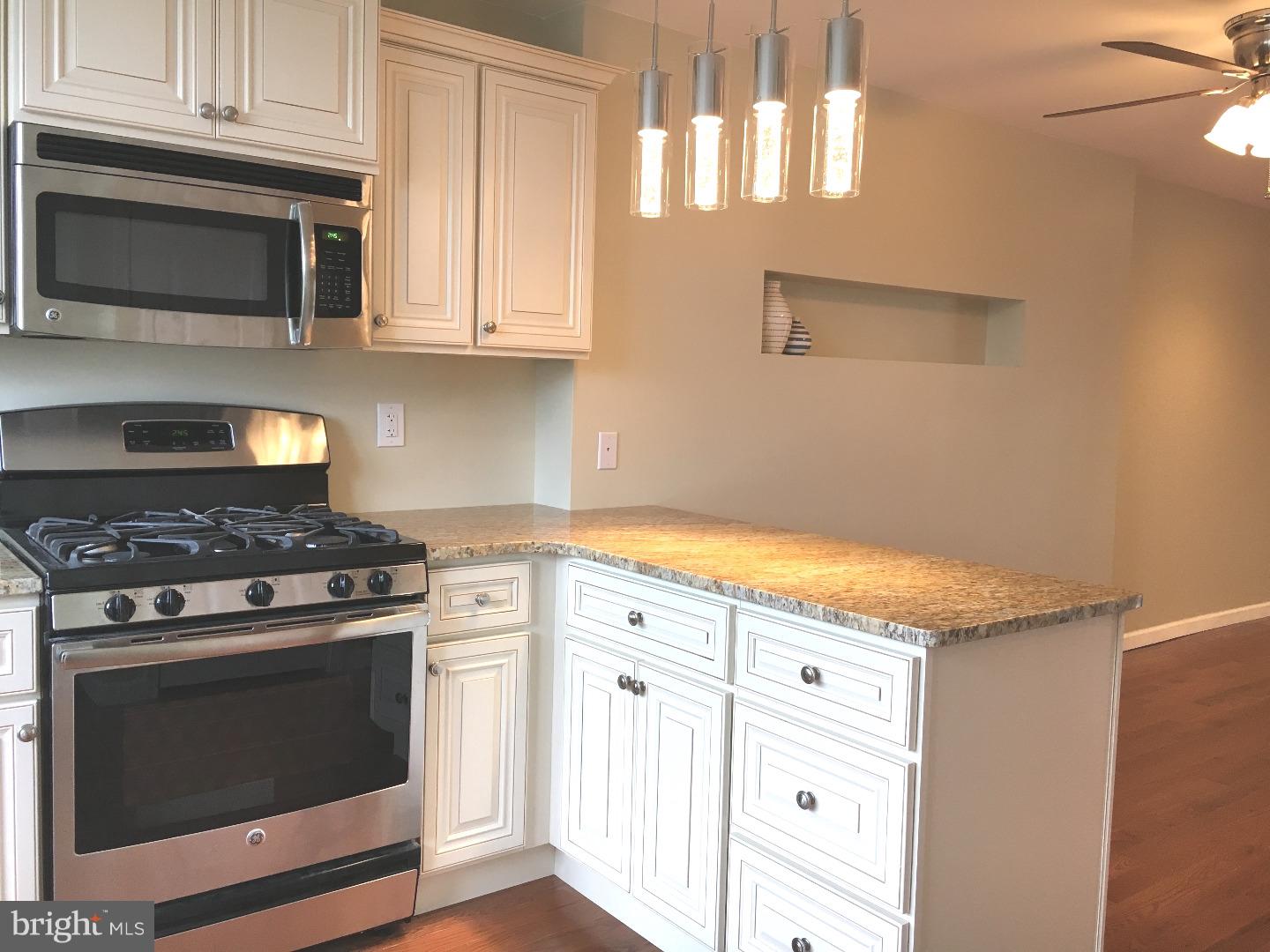 4133 Farmdale Road Philadelphia, PA 19154 - Photo 10 of 25 Kitchen