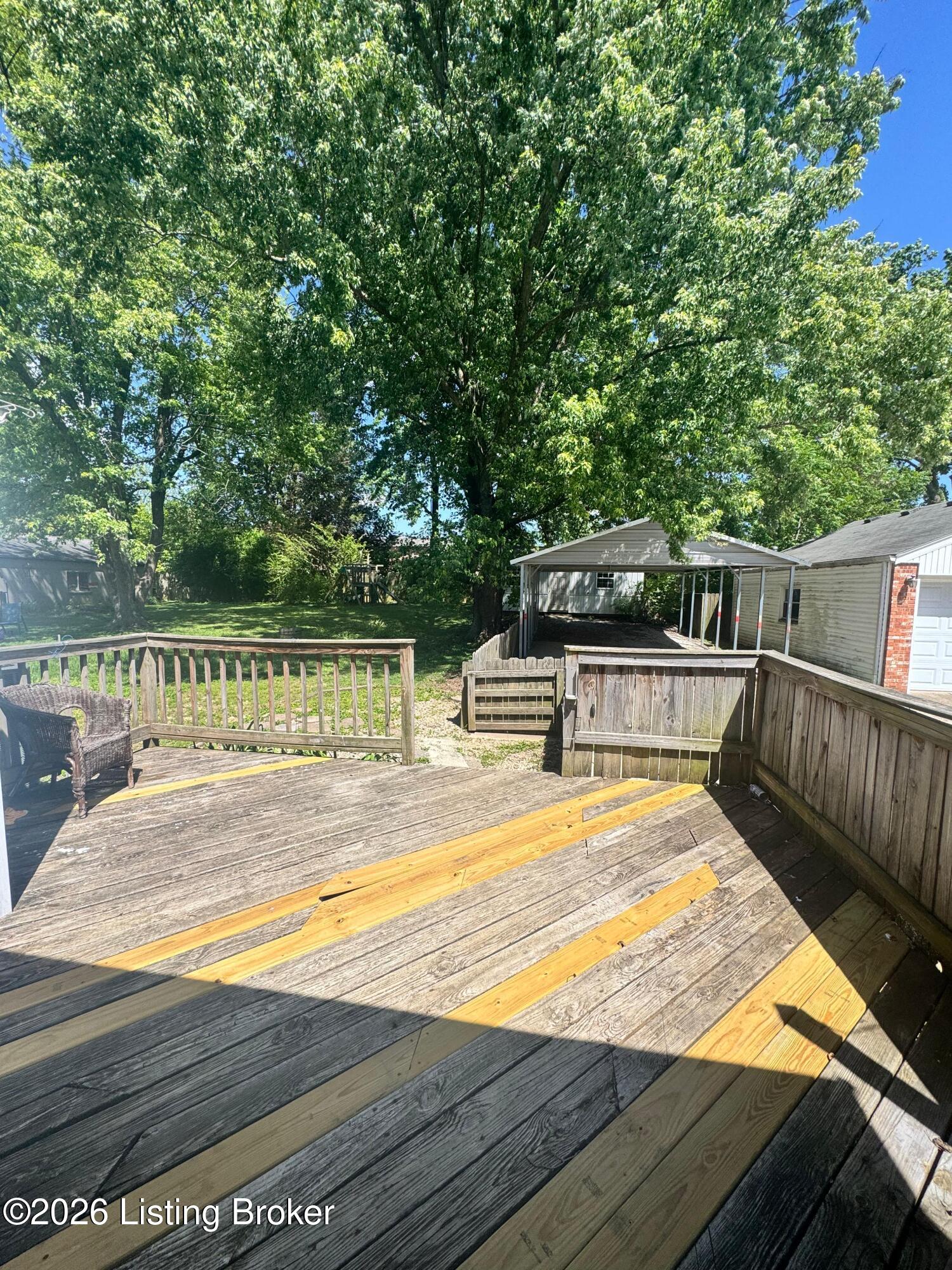 6701 El Rancho Road Louisville, KY 40291 - Photo 10 of 10 deck1