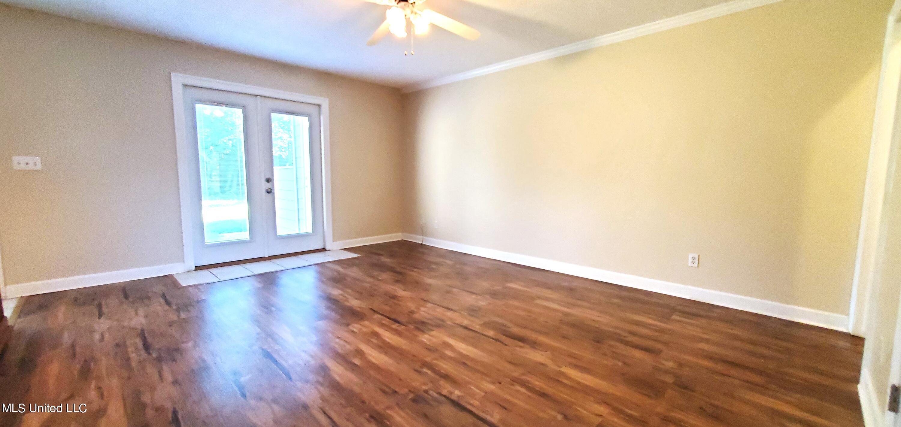 495 Old Popp's Ferry Road, Unit 43 Biloxi, MS 39531 - Photo 6 of 18 20240701_180913