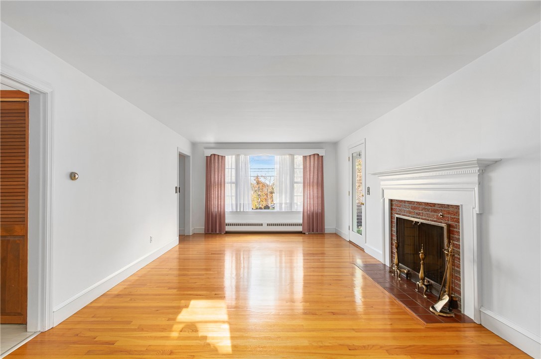 204 Cowesett Road Warwick, RI 02886 - Photo 5 of 33