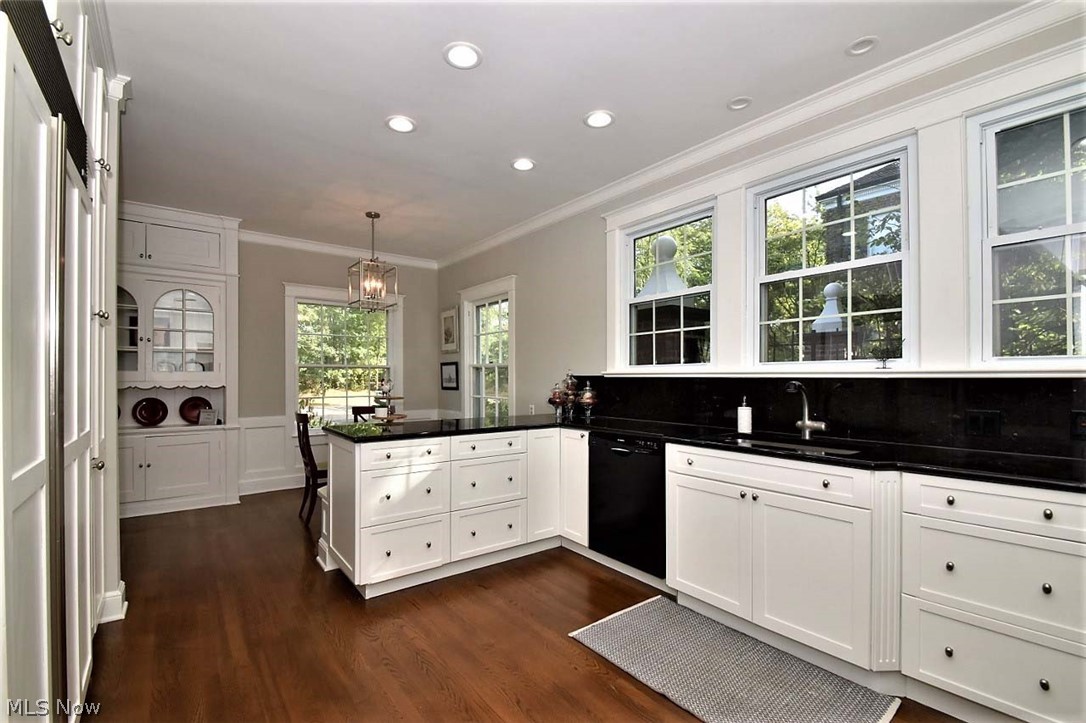 20726 Brantley Road Shaker Heights, OH 44122 - Photo 9 of 35 Gallery Image 9