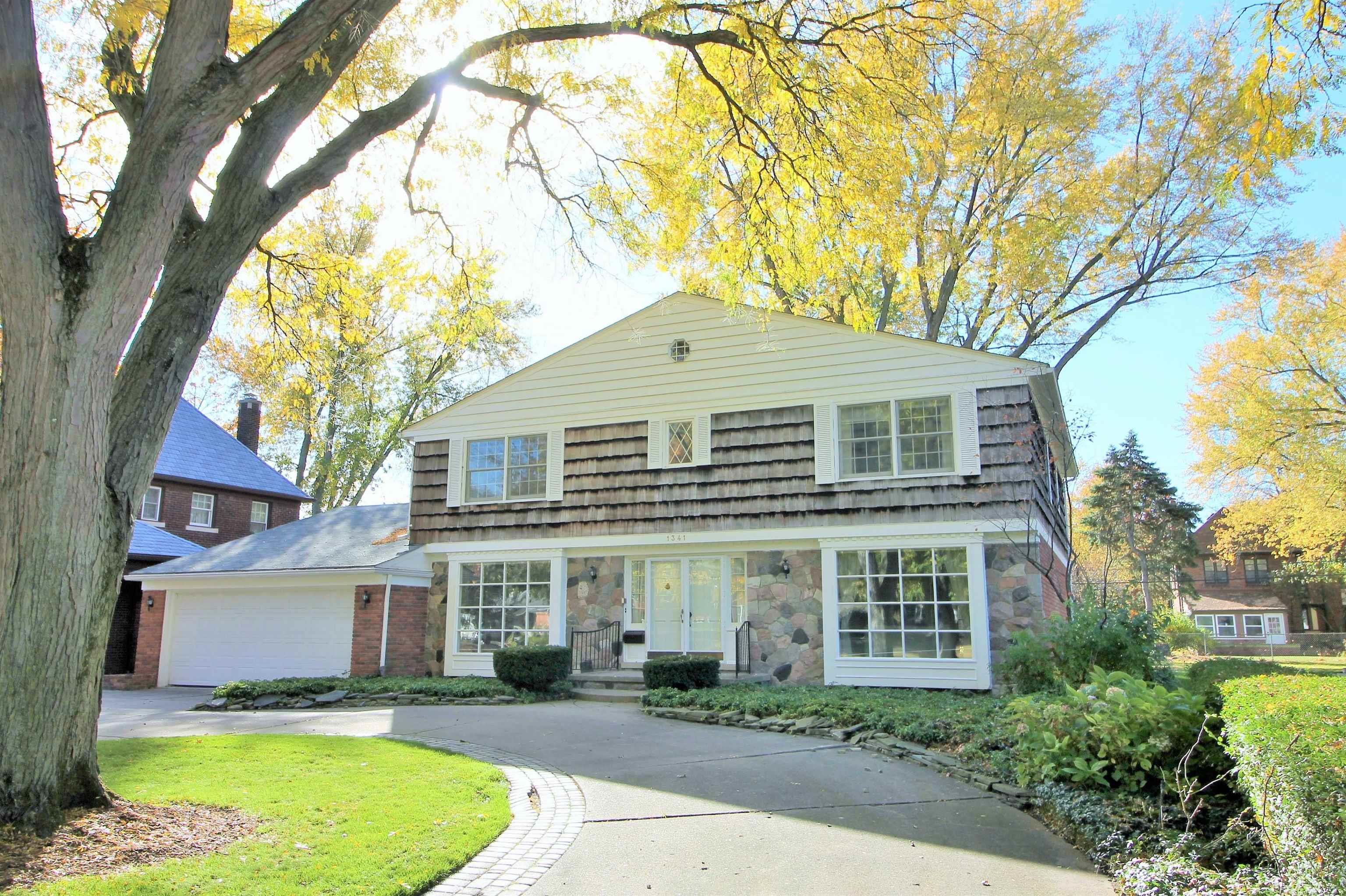 1341 Devonshire Road Grosse Pointe Park, MI 48230 - Photo 3 of 68