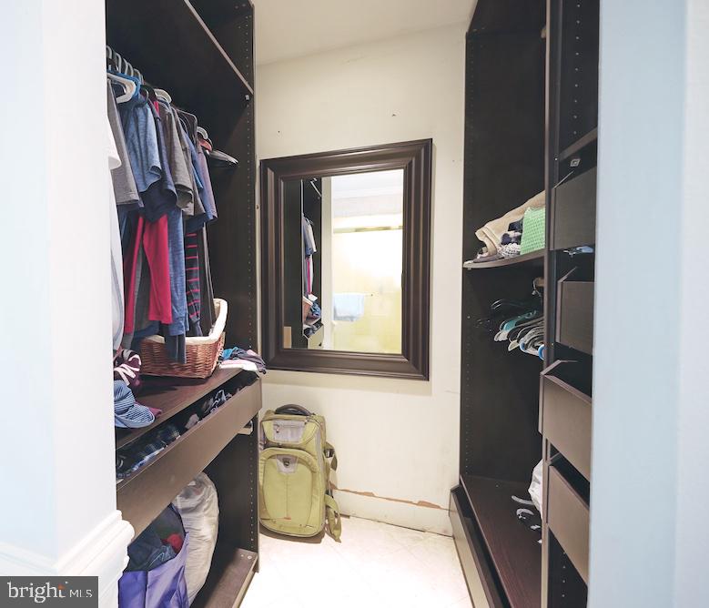 2 Gaskill Road Mount Laurel, NJ 08054 - Photo 18 of 39 Master suite walk in closet