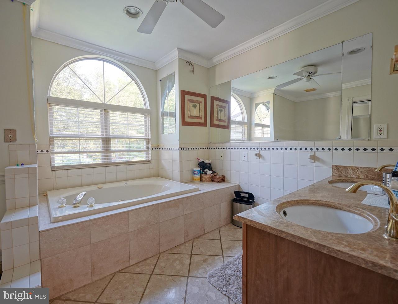 2 Gaskill Road Mount Laurel, NJ 08054 - Photo 20 of 39 Master suite bath