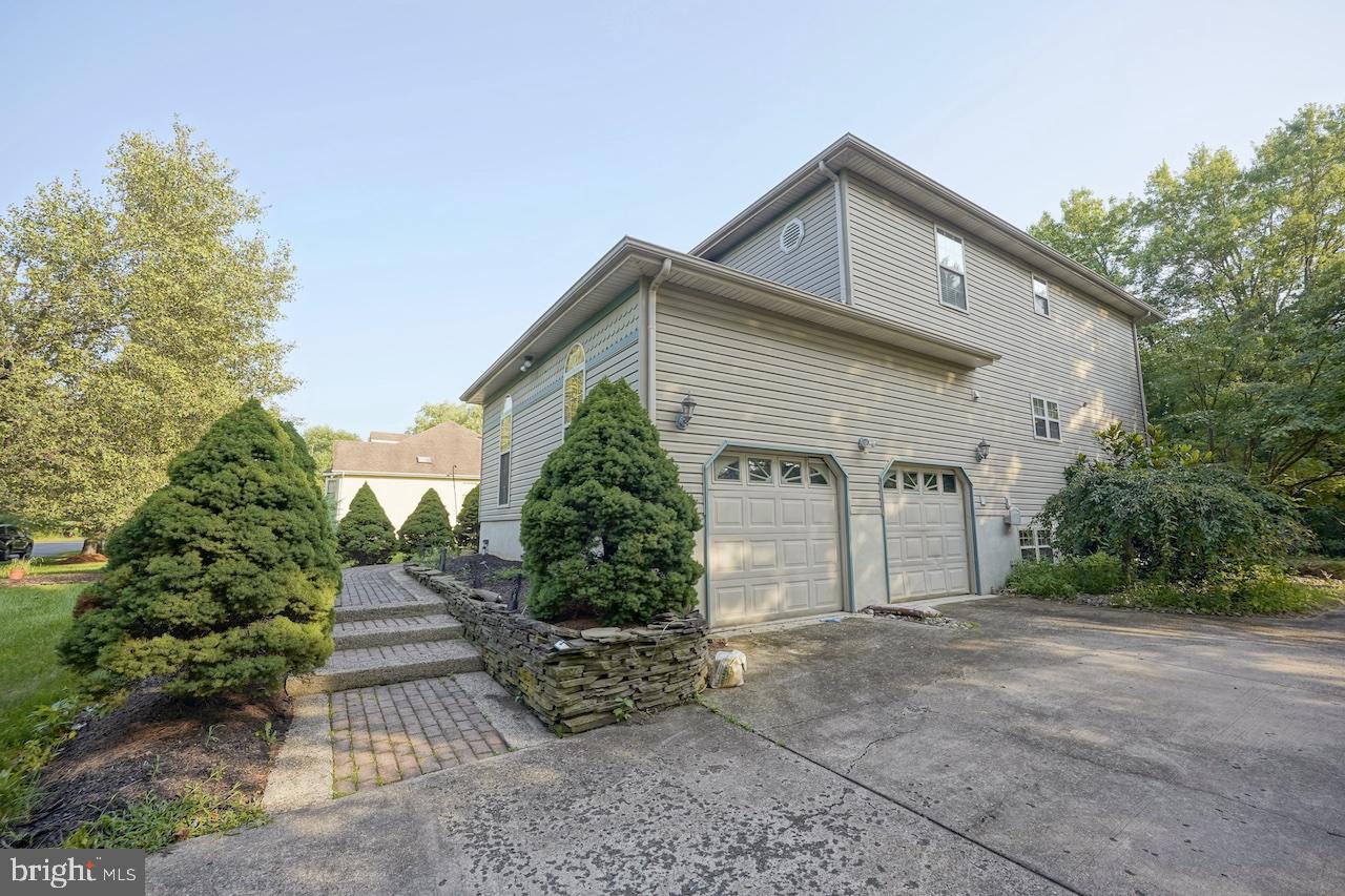 2 Gaskill Road Mount Laurel, NJ 08054 - Photo 2 of 39 Steps to the front entrance