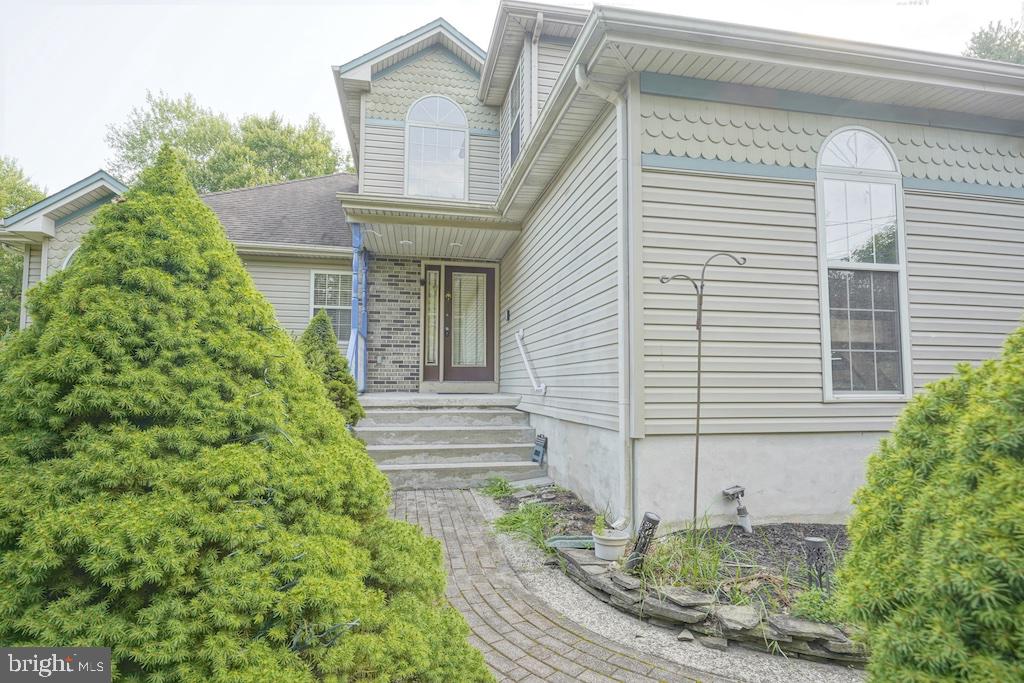 2 Gaskill Road Mount Laurel, NJ 08054 - Photo 3 of 39 Front view of the house