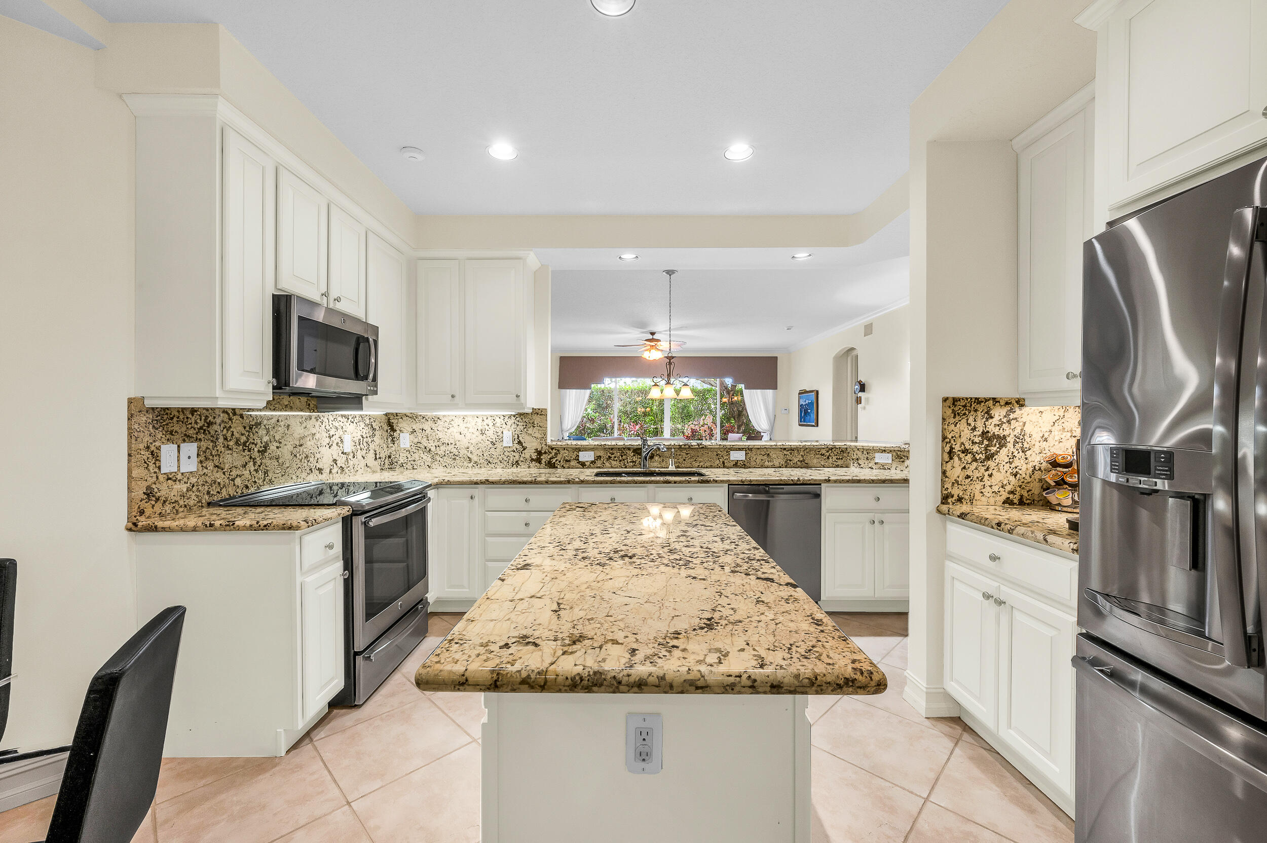 6189 Island Walk, Unit A Boca Raton, FL 33496 - Photo 14 of 32 photo-35-7